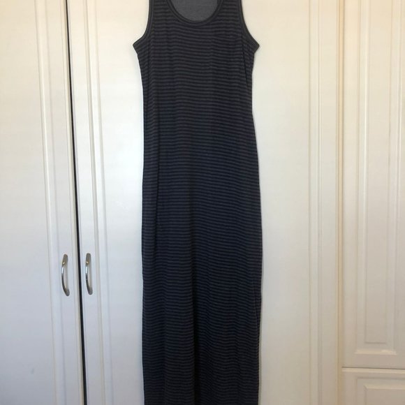 - Paraphrase Sleeveless Striped Maxi Dress Size Small - Picture 9 of 9